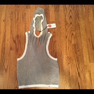 Hooded sleeveless top